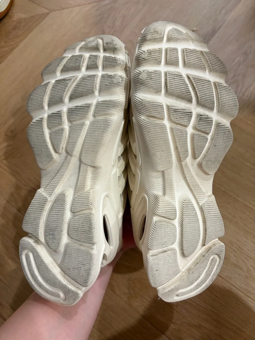 adidas Cream/Off-White Foam Clog with Trefoil Insole size 4/EU 36 - Picture 2 of 3